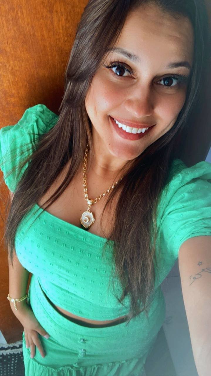 Latina exposed #qeahh4Q3