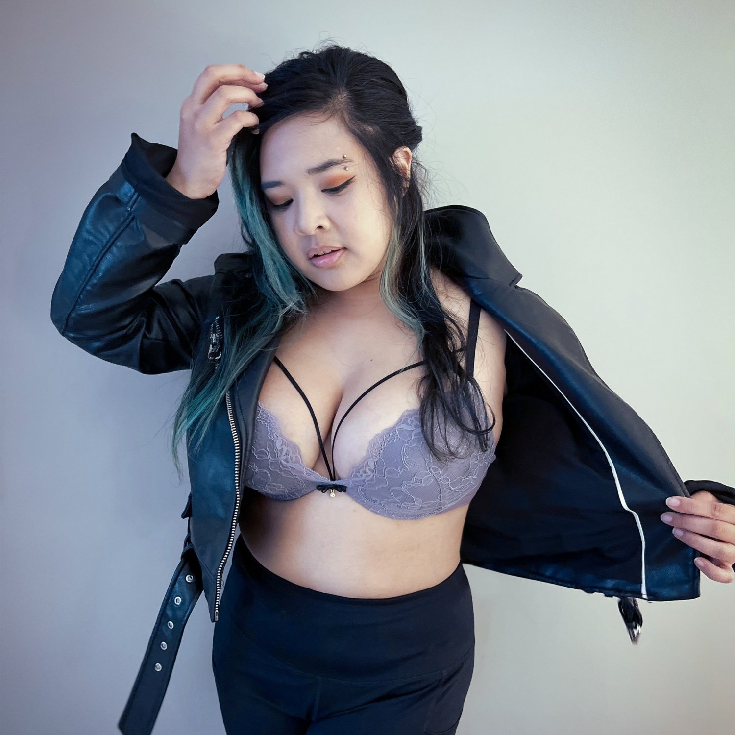 The Impact Of The Akidearest Leak On Social Media - c7kj7mk