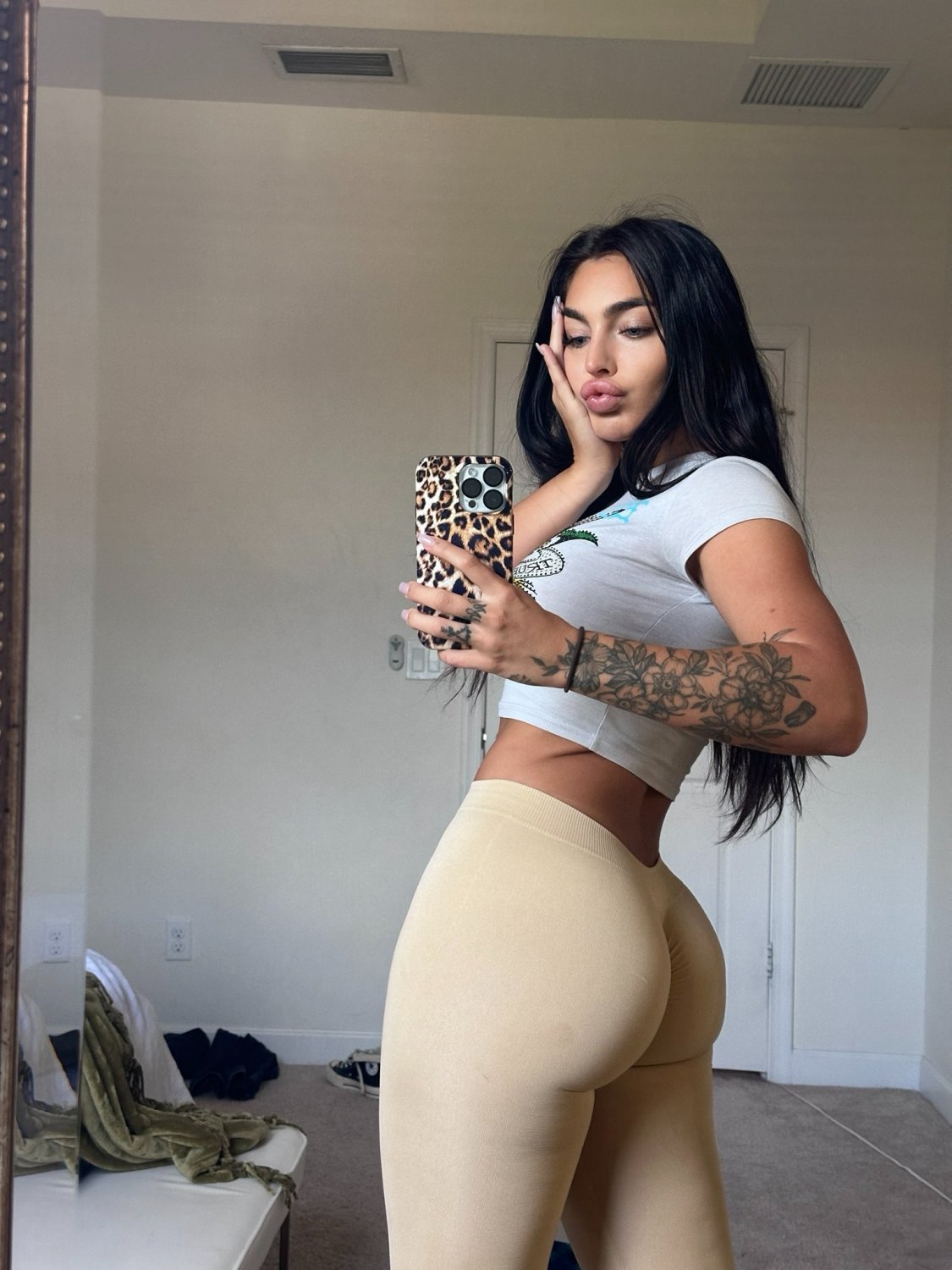 Big ass realtor milf fucks in doggystyle and blowjob leaked #8r18ssIH