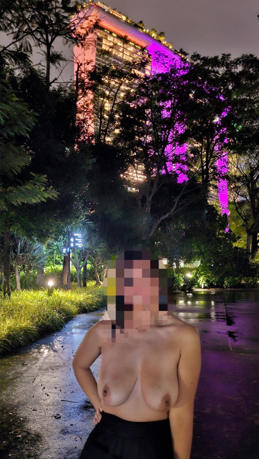 🇸🇬 SG Big Tit Exhibitionist Couple F00dnB00b5 #TCg7eIvJ