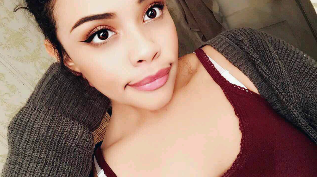 Sexy Afro-Latina Teen #DS6igwXS
