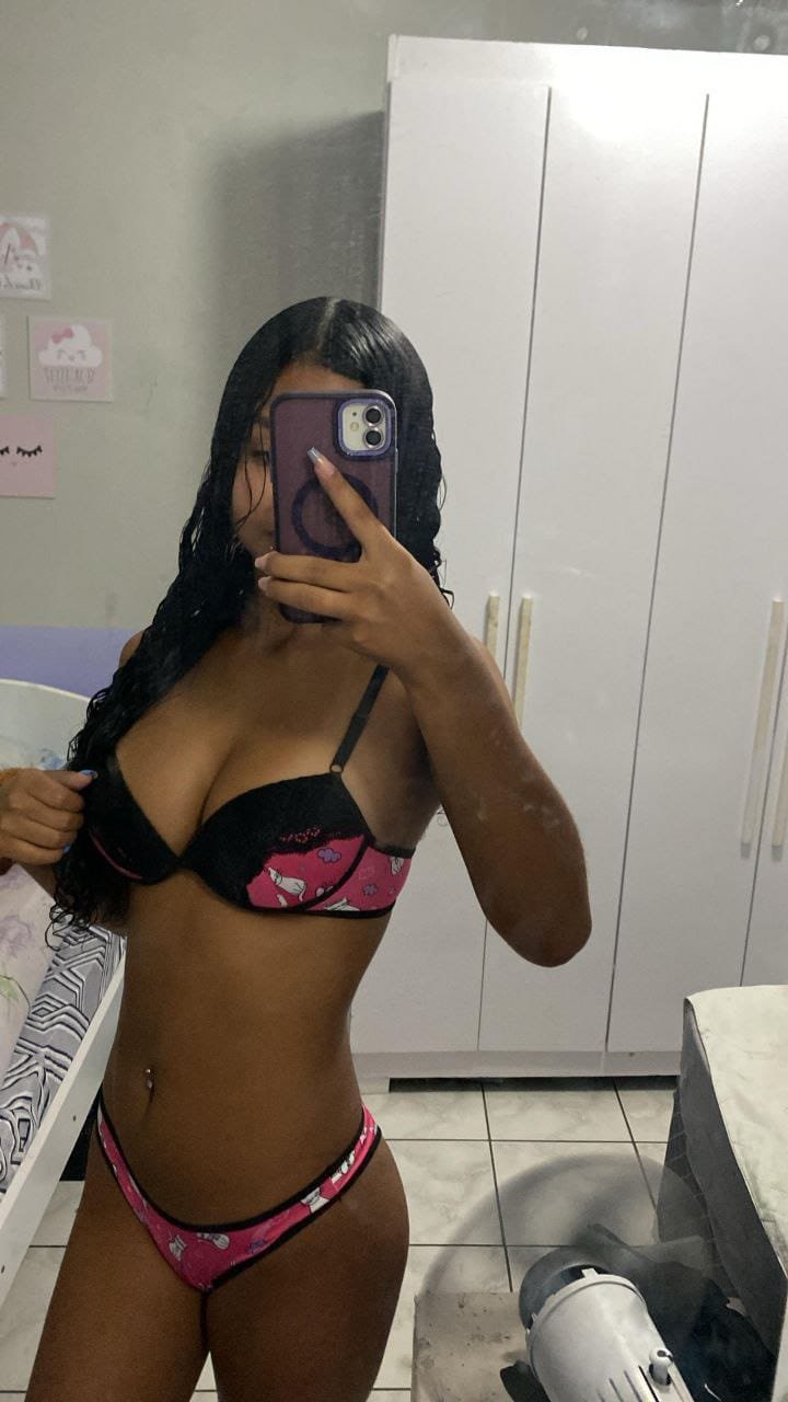 Moreninha puta caiu na net dando de quatro pro roludo #GgYlP9bp