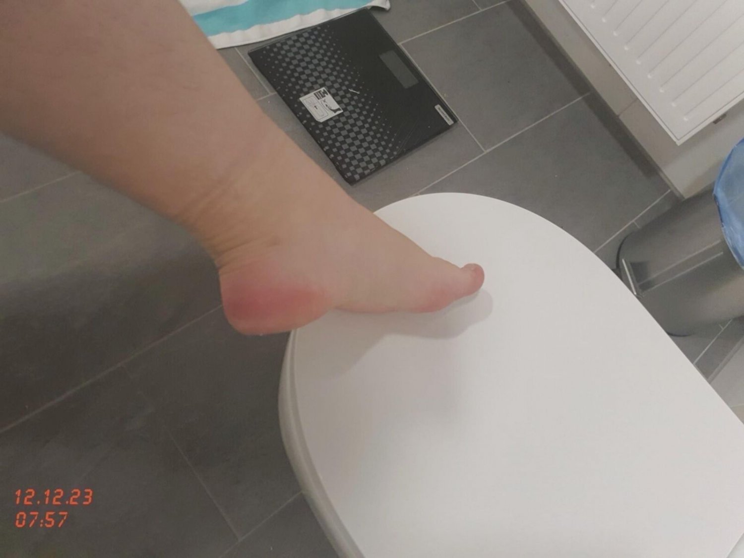 Anna-Maria Lindel, meine Hurenfüsse gehören eigentlich in hohe High-Heels #g88Q0cjb