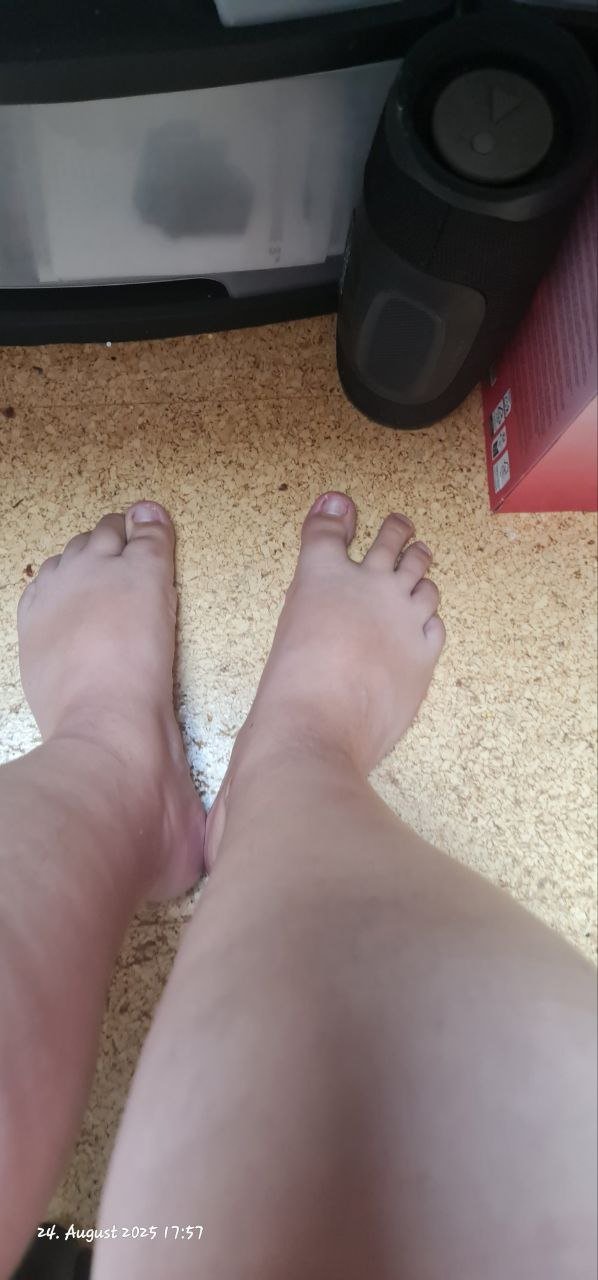 Anna-Maria Lindel, meine Hurenfüsse gehören eigentlich in hohe High-Heels #jYmDqIfP