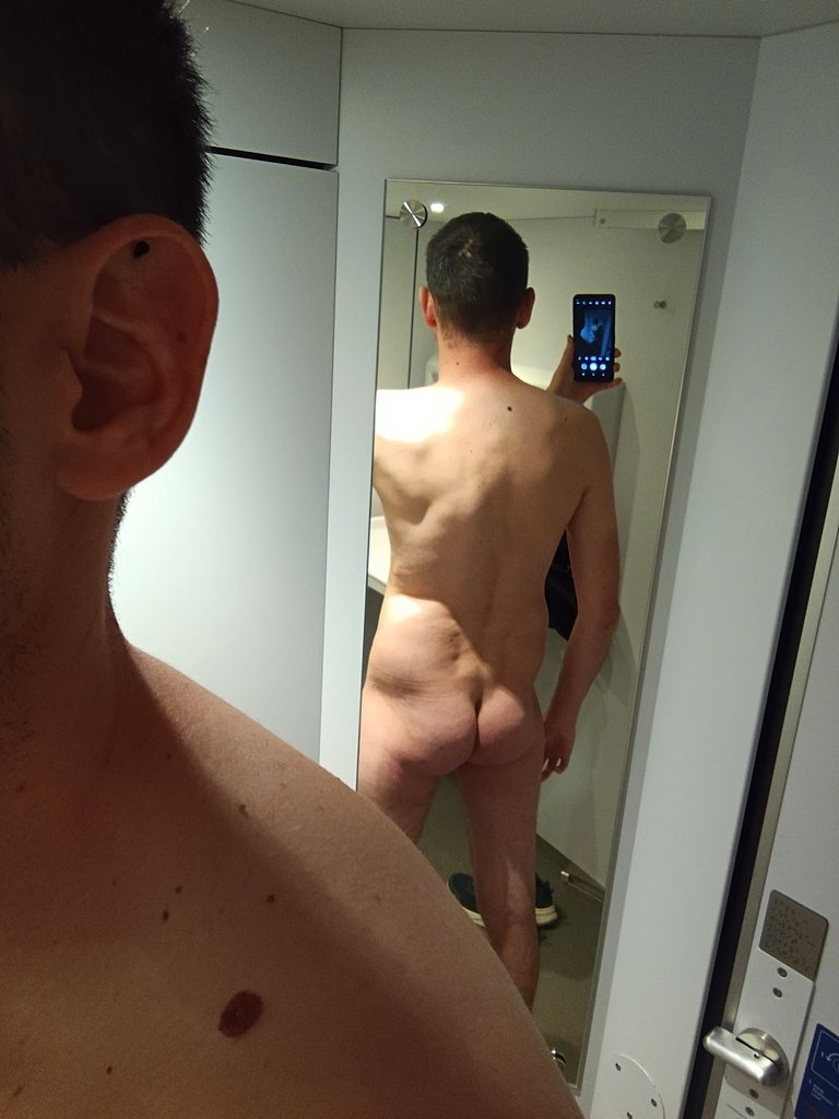 Toilet fag Alex #2KMbIUMY