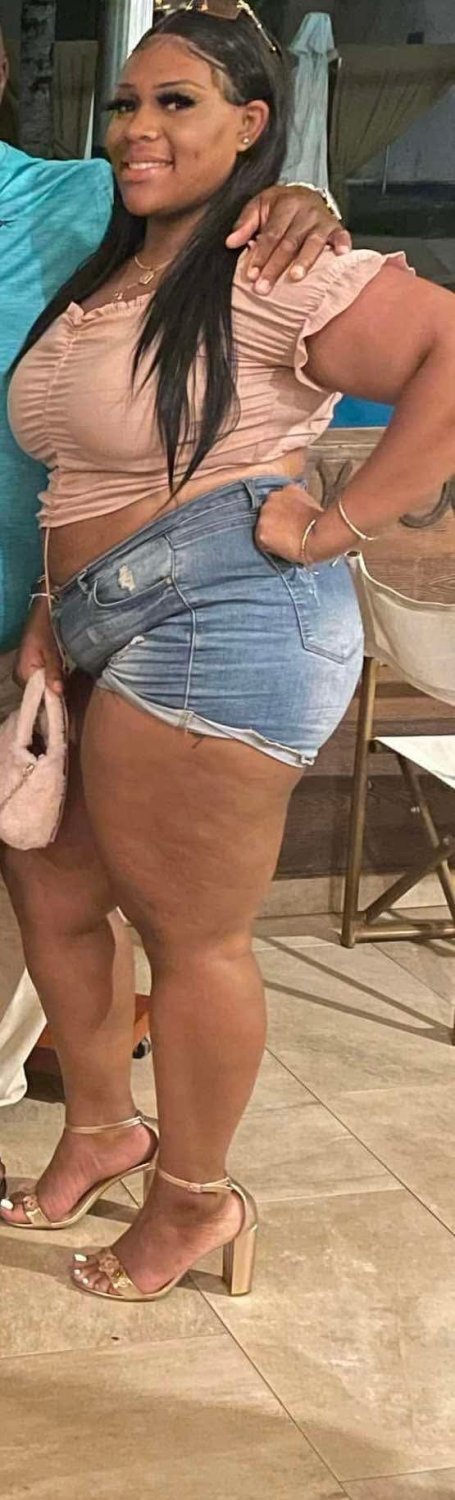 Sexy ass BBW thot Tay 🤩 Lightskin thick beautiful slut with gorgeous boobs & Ass! Loves to twerk 😍 #PBvynabr